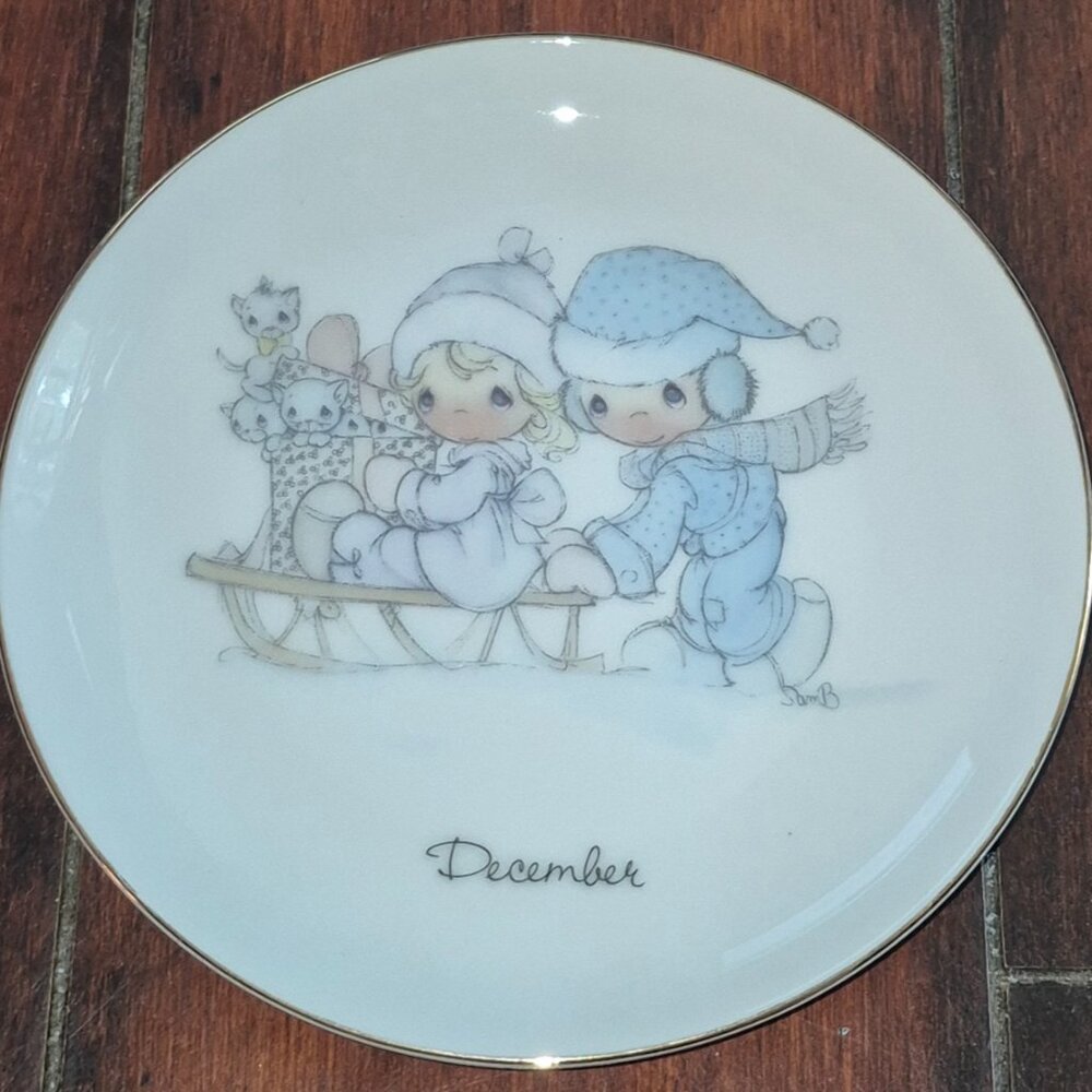 Vintage 1983 Precious Moments December Collector Plate 6 1/4" diameter Collector